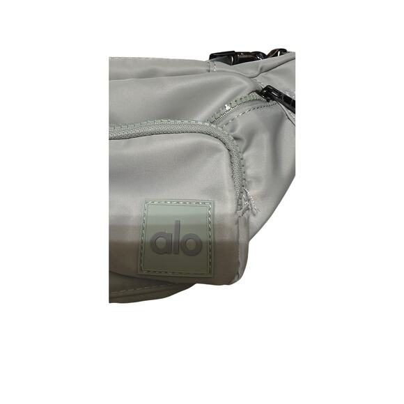 Alo Yoga Explorer fanny pack - Picture 2 of 4